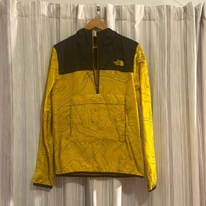 The North Face men’s small pullover 1/2 zip windbreaker